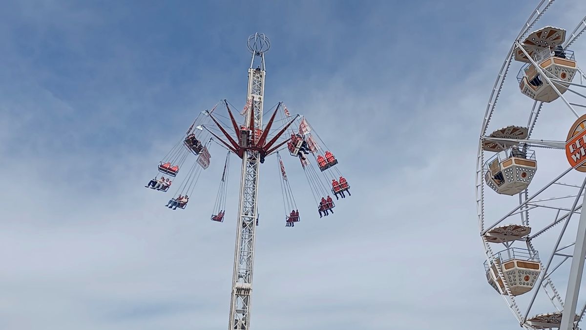 Na vyhlášené velikonoční pouti na Českobudějovicku čtyřčlenná rodina za hodinu utratí přes 2 tisíce